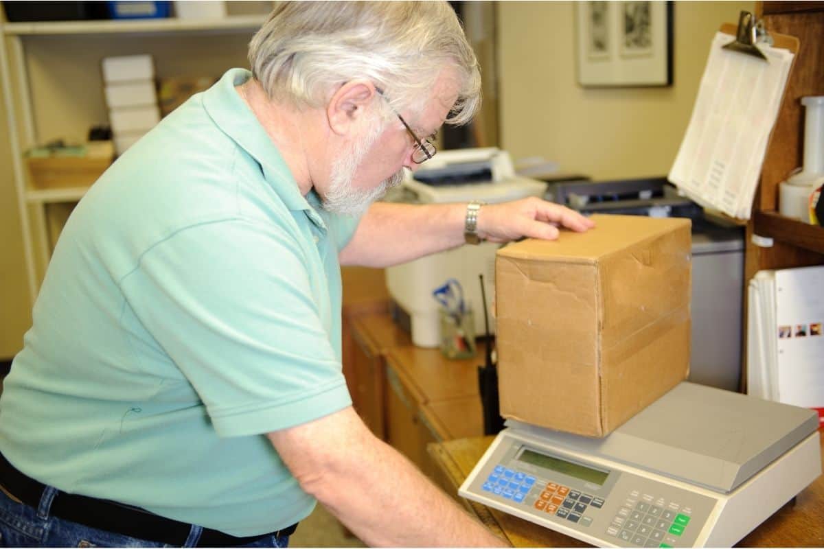 Does FBA fee Include Shipping (1)